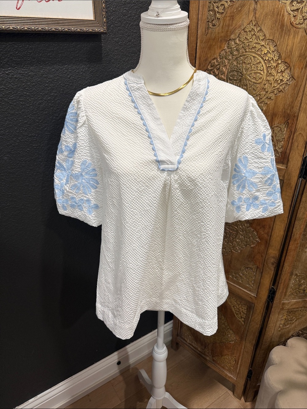 Umgee White Seersucker V-Neck Top with Light Blue Floral Embroidery 0075